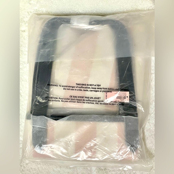 🛍️🛍️VICTORIA’S SECRET 💖LOVE TOTE💖NWT - Picture 6 of 6